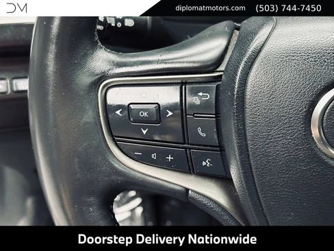 Used 2024 Lexus UX 250h F Sport AWD/4WD image 31