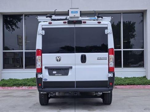 Used 2025 RAM ProMaster 2500 FWD image 6