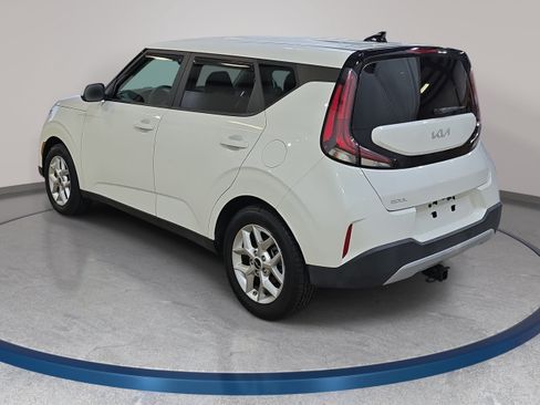 Used 2023 Kia Soul LX w/ LX Technology Package FWD image 8