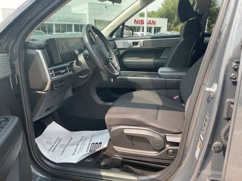 Used 2025 Hyundai Santa Fe SE AWD/4WD image 8