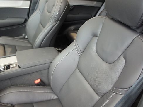 New 2026 Volvo XC90 B6 Ultra image 13