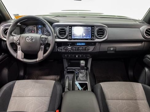 Used 2022 Toyota Tacoma TRD Sport w/ Technology Package AWD/4WD image 27
