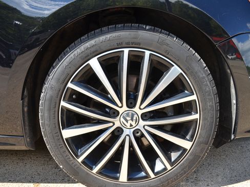 Used 2016 Volkswagen Jetta Sport w/ Lighting Package FWD image 20