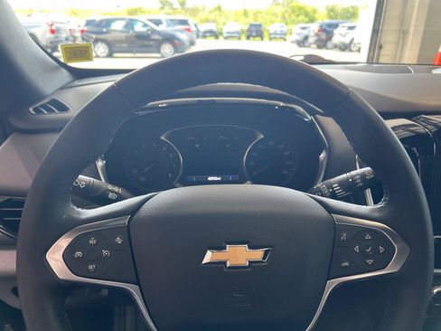 Used 2023 Chevrolet Traverse LT AWD/4WD image 19