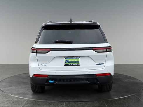 Used 2022 Jeep Grand Cherokee Trailhawk AWD/4WD image 8