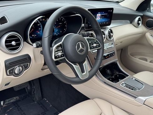 Used 2022 Mercedes-Benz GLC 300 image 17