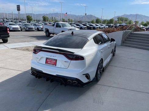 Used 2021 Kia Stinger GT2 AWD/4WD image 5