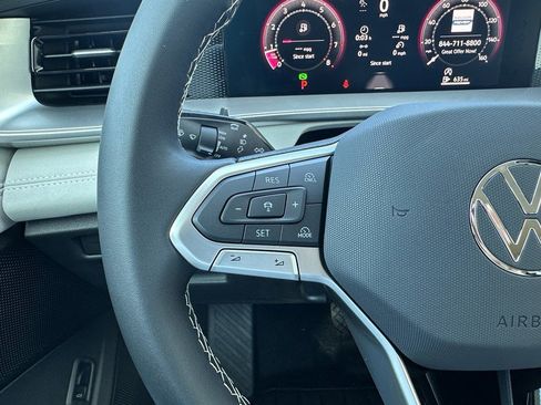 New 2025 Volkswagen Tiguan SE image 20