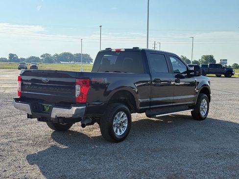 Used 2021 Ford F250 XL w/ STX Appearance Package AWD/4WD image 5