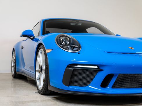 Used 2018 Porsche 911 GT3 RWD image 13