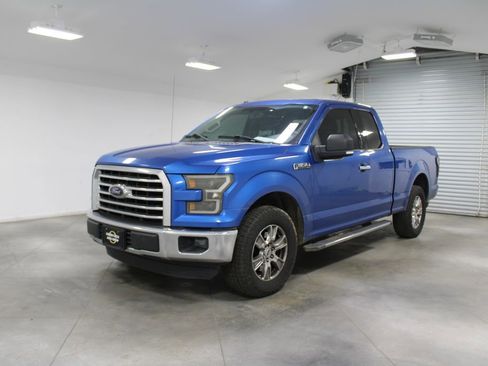 Used 2015 Ford F150 XLT w/ Equipment Group 302A Luxury image 4