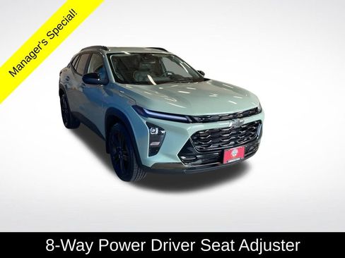 Used 2025 Chevrolet Trax ACTIV w/ Sunroof Package FWD image 15