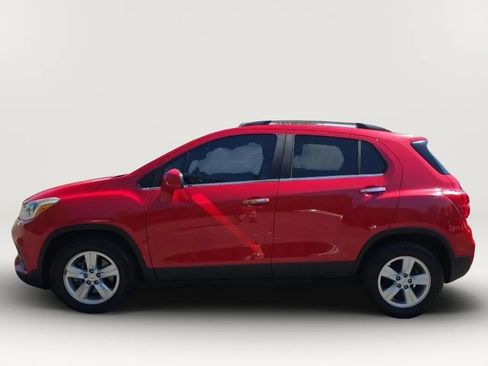 Used 2020 Chevrolet Trax LT w/ Driver Confidence Package FWD image 5