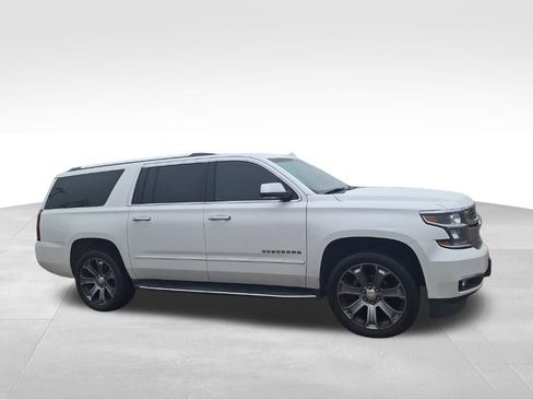 Used 2017 Chevrolet Suburban Premier image 8