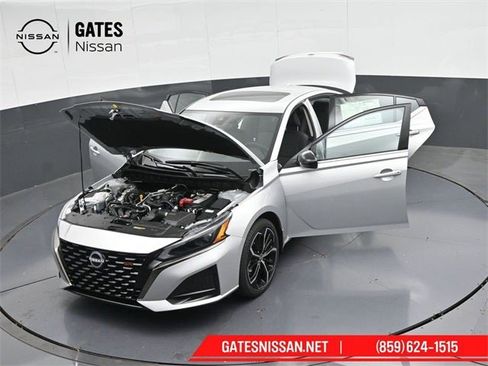 New 2025 Nissan Altima 2.5 SR image 57