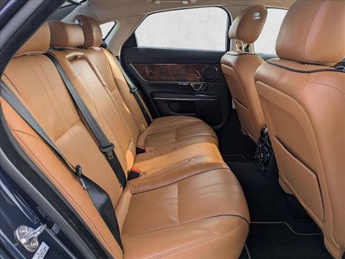 Used 2019 Jaguar XJ R-Sport image 21