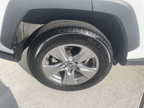 Certified 2025 Toyota RAV4 XLE AWD/4WD image 11