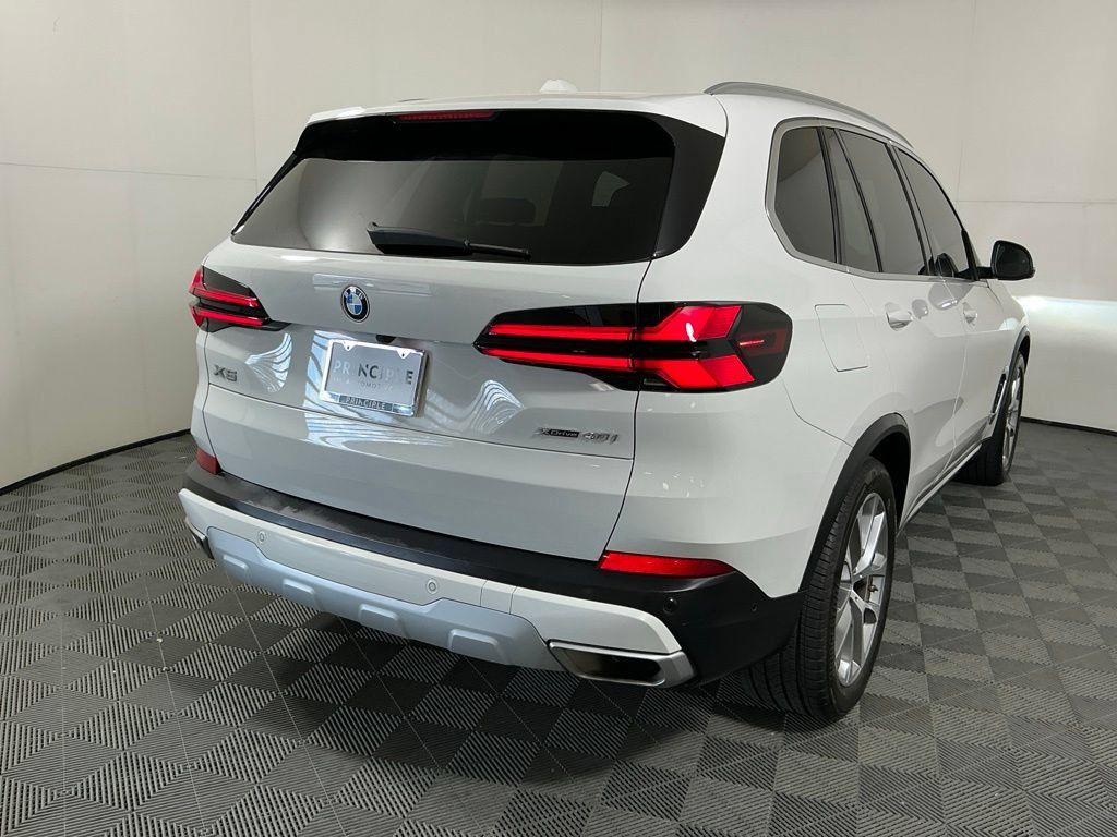 Certified 2024 BMW X5 xDrive40i w/ Premium Package AWD/4WD image 5
