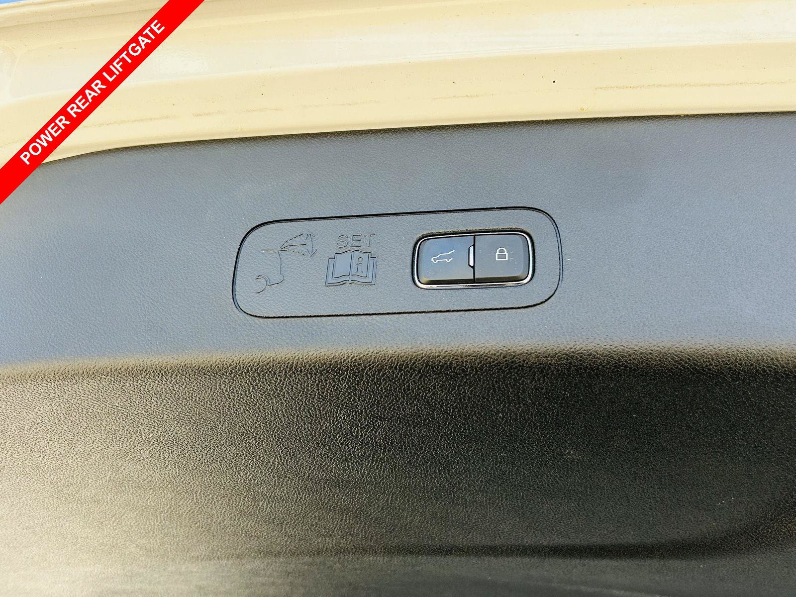 Used 2023 Lincoln Aviator Reserve w/ Equipment Group 201A AWD/4WD image 17