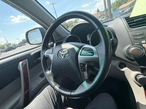 Used 2012 Toyota Highlander Limited w/ Tow Pkg AWD/4WD image 31
