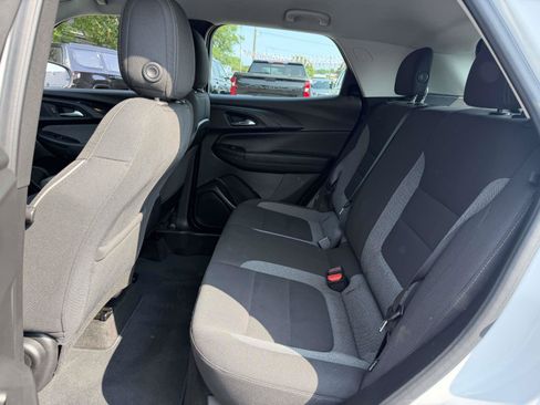 Used 2021 Chevrolet TrailBlazer LS FWD image 10