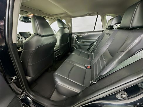 Used 2019 Toyota RAV4 XLE Premium w/ Advanced Technology Package FWD image 28