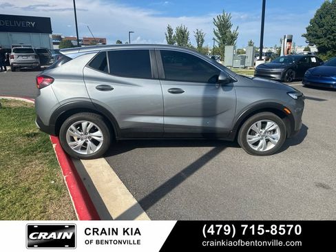 Used 2024 Buick Encore GX Preferred w/ Comfort Package AWD/4WD image 3