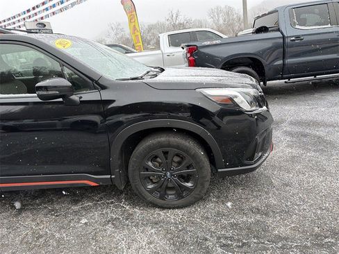 Used 2023 Subaru Forester Sport image 2