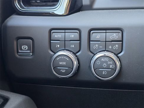 New 2026 GMC Sierra 2500 AT4 w/ AT4 Premium Plus Package image 16