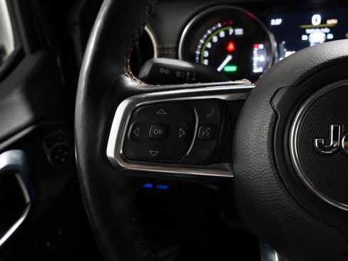 Used 2023 Jeep Wrangler Unlimited Sahara AWD/4WD image 16