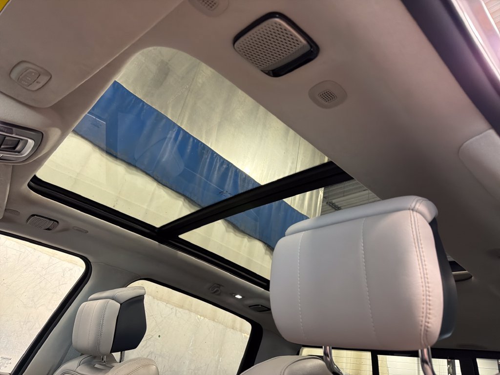 Used 2025 RAM 1500 Tungsten AWD/4WD image 4