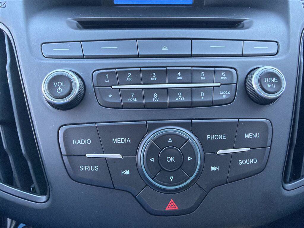 Used 2017 Ford Focus SE FWD image 17