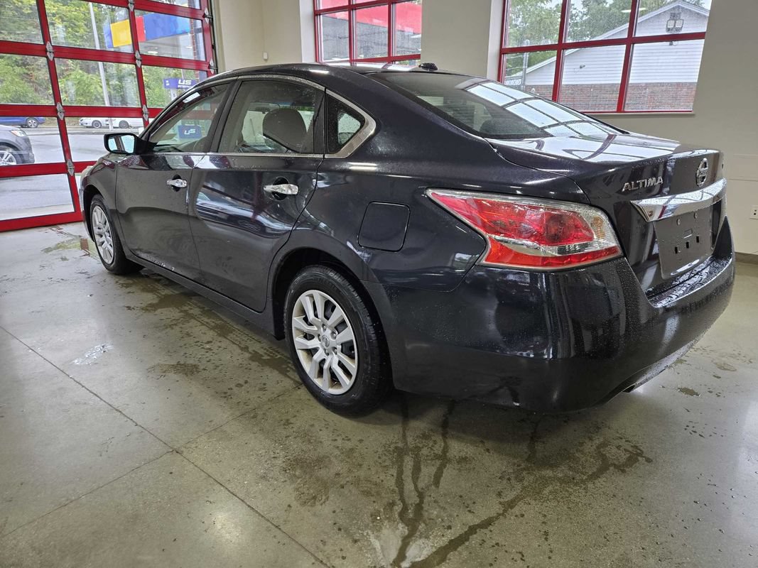 Used 2015 Nissan Altima 2.5 S w/ Power Driver Seat Package FWD image 5