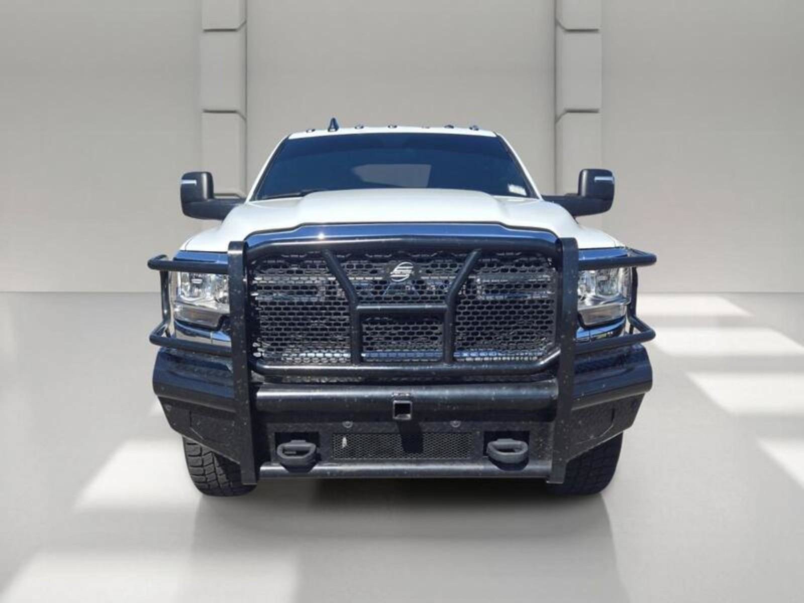 Used 2024 RAM 3500 Tradesman w/ Chrome Appearance Group AWD/4WD image 2