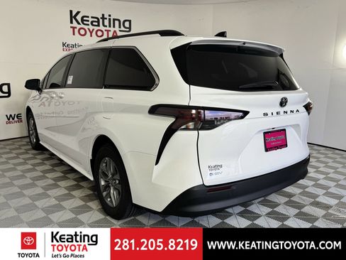 New 2026 Toyota Sienna LE image 13