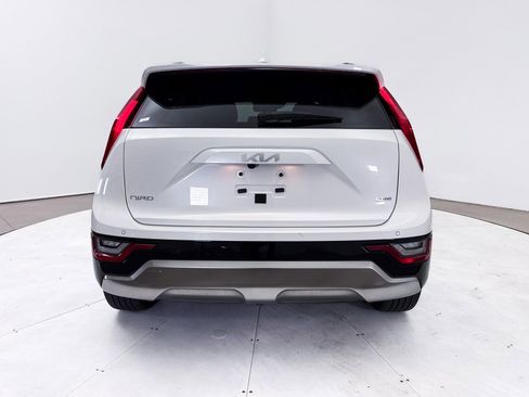 Used 2024 Kia Niro SX Touring FWD image 17
