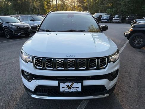 Certified 2025 Jeep Compass Limited AWD/4WD image 9