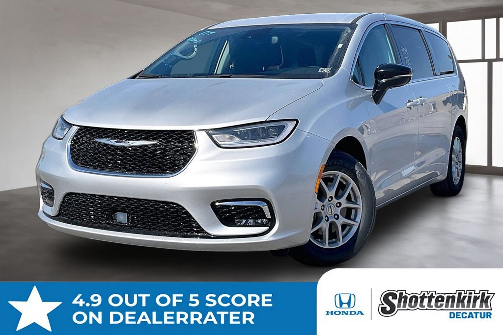 Used 2024 Chrysler Pacifica Touring-L FWD image 1