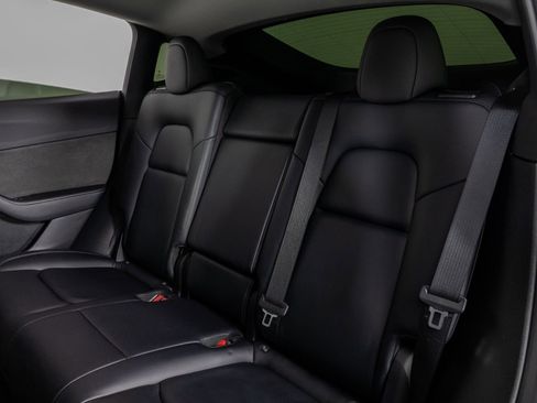 Used 2022 Tesla Model Y Performance image 18