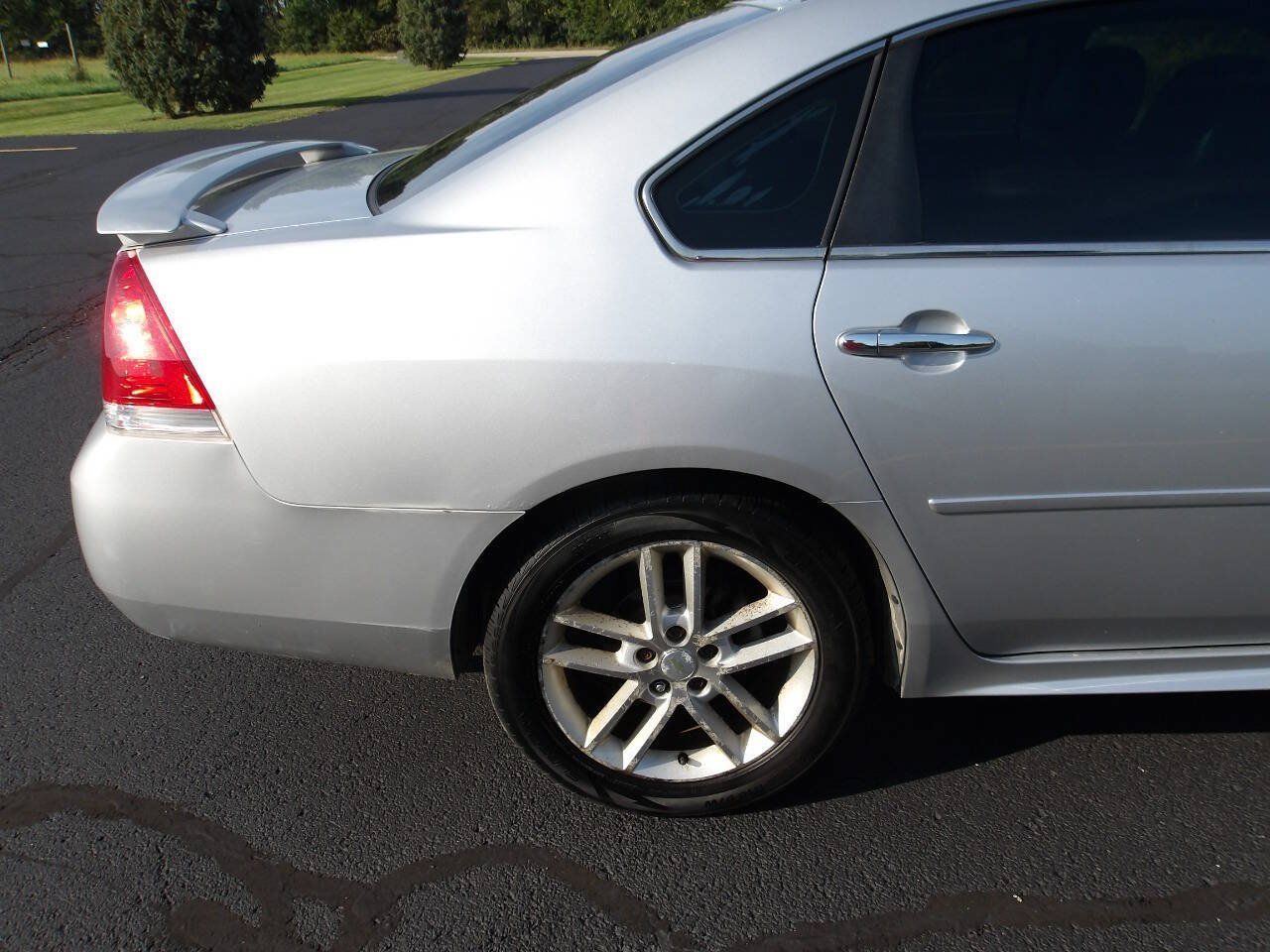 Used 2013 Chevrolet Impala LTZ FWD image 33