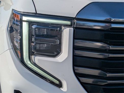 Used 2023 GMC Sierra 1500 AT4 w/ Technology Package image 9