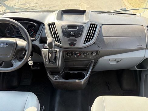 Used 2018 Ford Transit 150 XL image 32