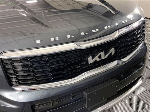 Used 2022 Kia Telluride LX image 39