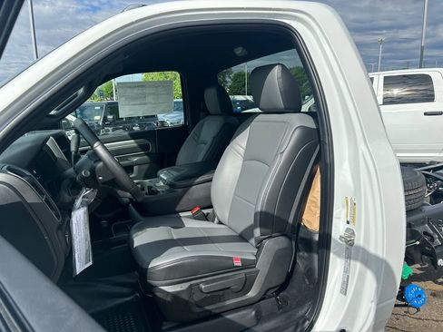 New 2024 RAM 3500 Tradesman image 15