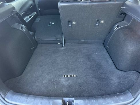 Used 2019 Nissan Kicks SR w/ SR Premium Package FWD image 14