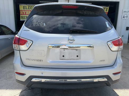 Used 2015 Nissan Pathfinder S image 5