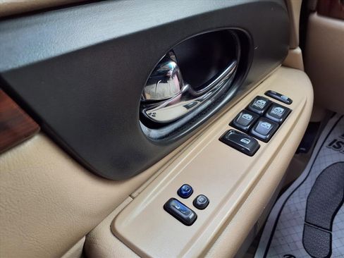 Used 2004 GMC Envoy SLT image 6