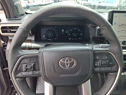 Used 2025 Toyota Tacoma Limited AWD/4WD image 20