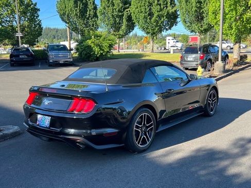 Used 2022 Ford Mustang Premium RWD image 7