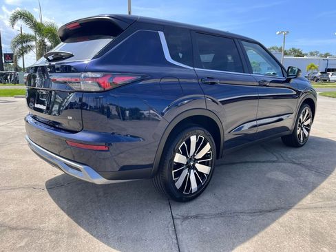 New 2025 Mitsubishi Outlander SE FWD image 3